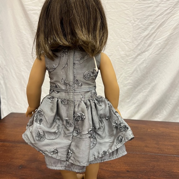 American Girl "Chrissa" 2009 Doll of the Year - Picture 3 of 4